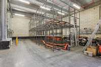 logistics - Entrepôt / Bureaux À Louer - gallery thumbnail - 3