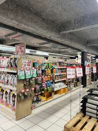 retail - Shop At The Foot Of The Building For Rent - gallery thumbnail - 3