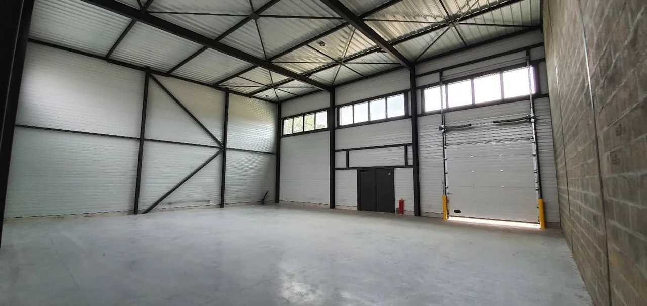 logistics - Activités / Bureaux À Louer - gallery - 2