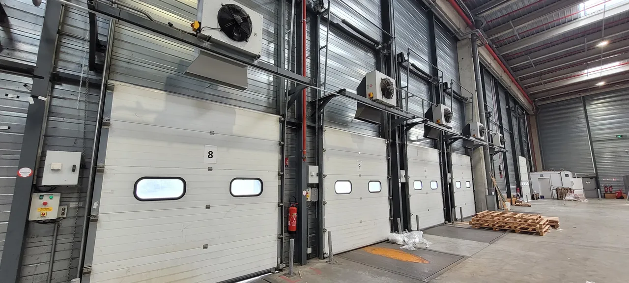logistics - Logistics Warehouse For Rent - gallery - 3