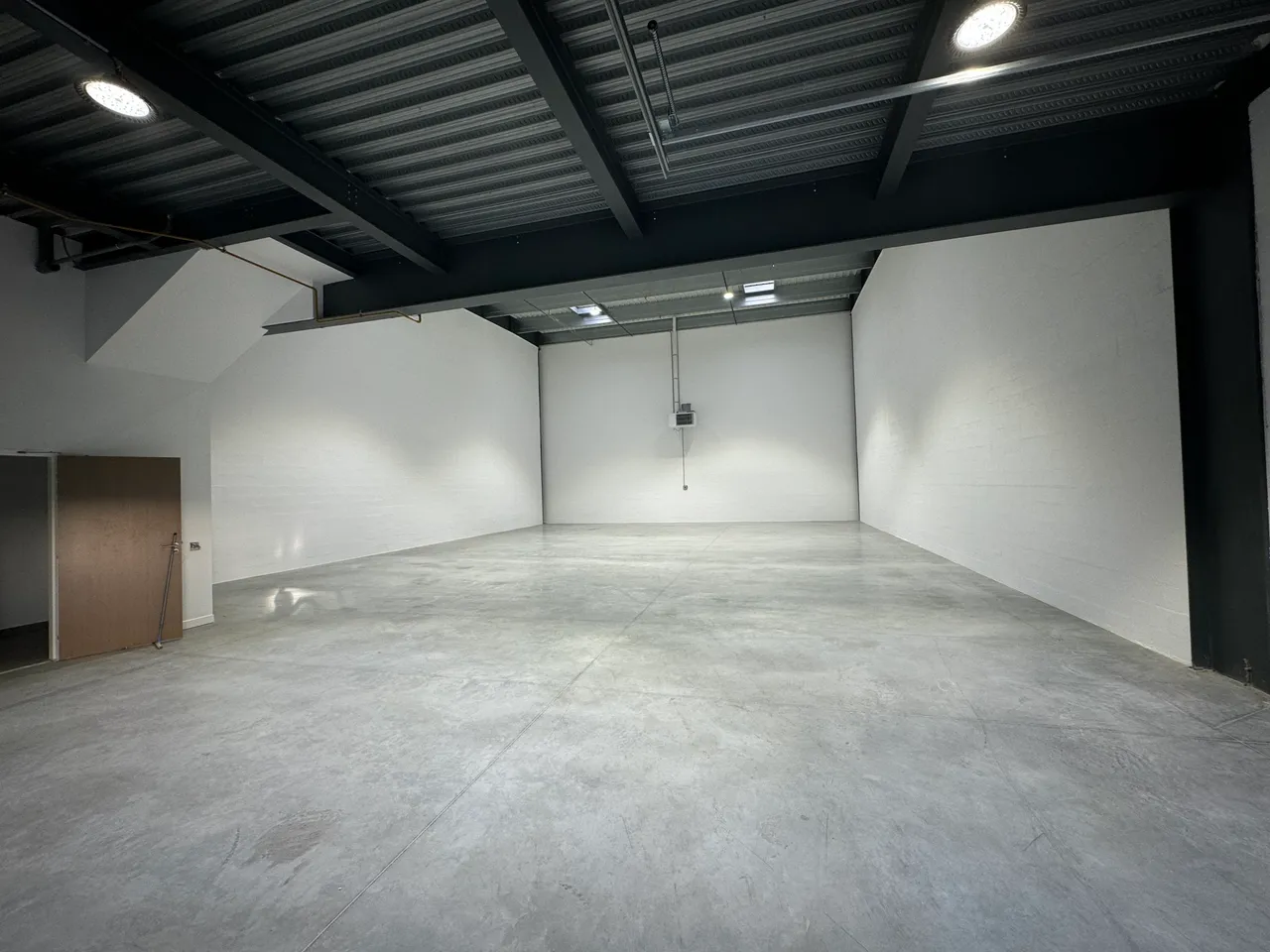 logistics - Activités / Bureaux À Louer - gallery - 2