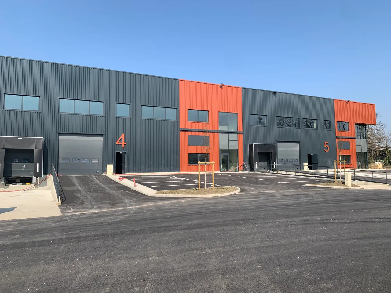 logistics - Warehouse / Offices For Rent - gallery - 3