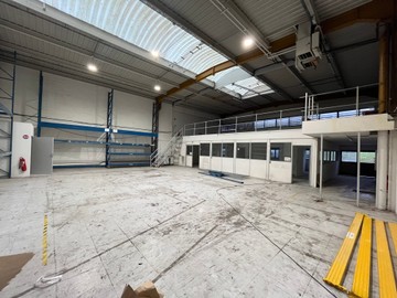 logistics - Light Industrial Premises / Offices For Rent - featured