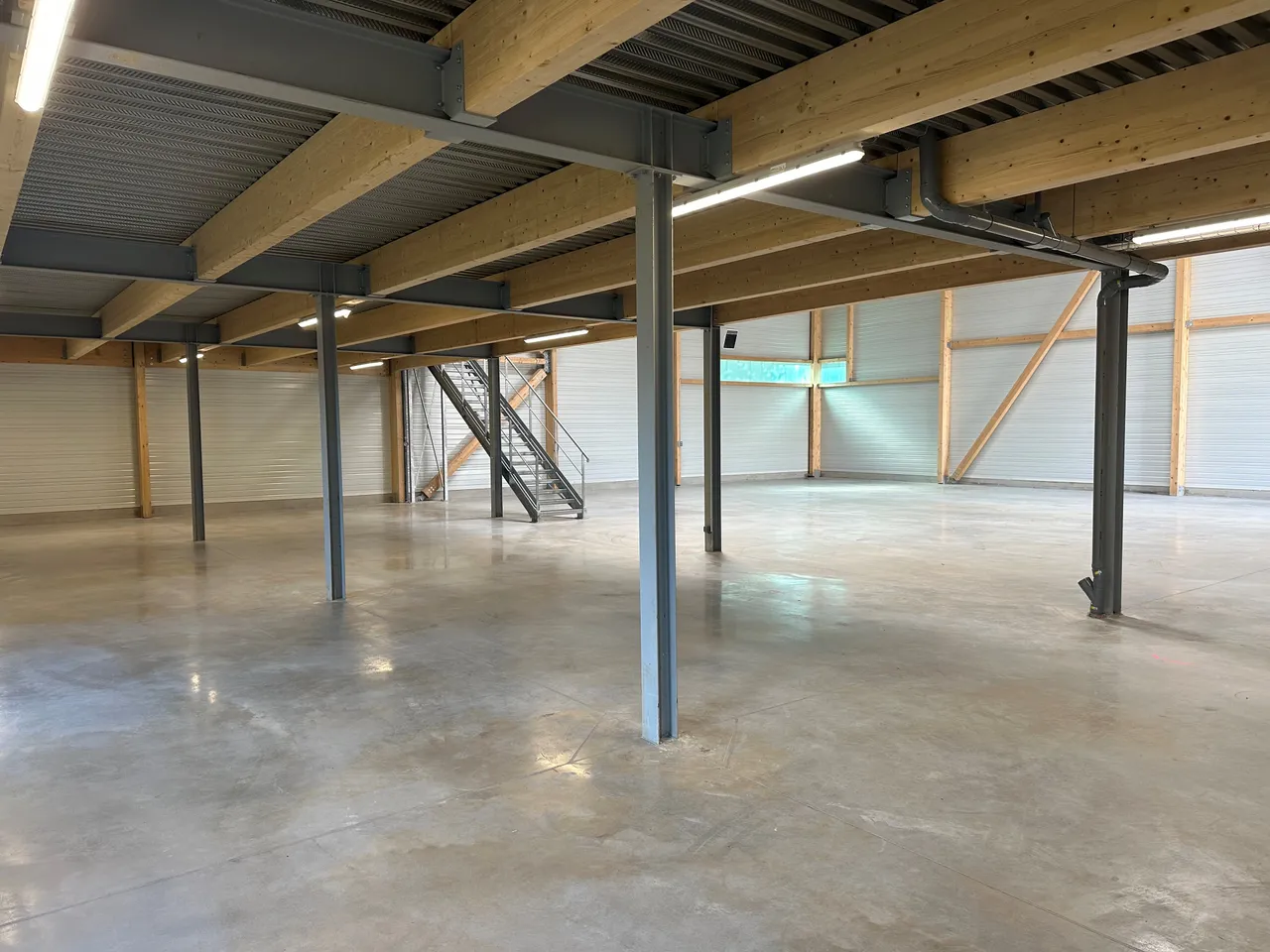 logistics - Activités / Bureaux À Louer - À Vendre - gallery - 4