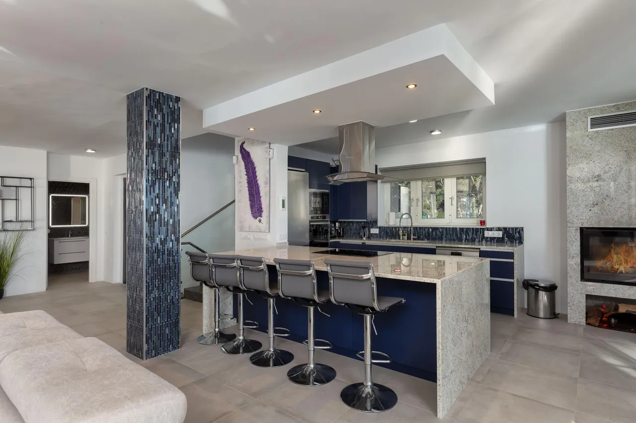 living - 609m² house / villa for sale in Lloret de Mar, Costa Brava - gallery - 9