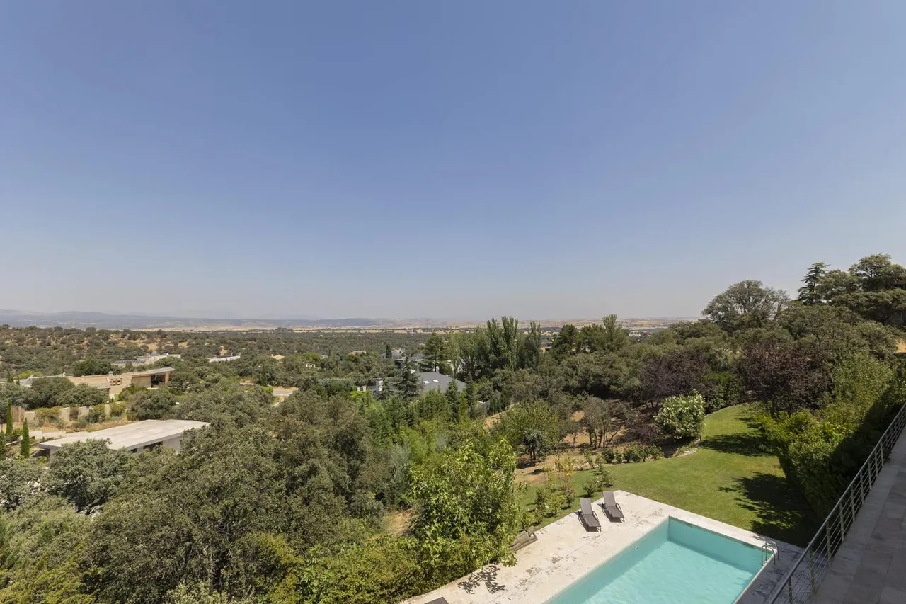 living - 975m² house / villa for sale in Ciudalcampo, Madrid - gallery - 5