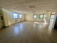 logistics - Activités / Bureaux À Louer - gallery thumbnail - 5