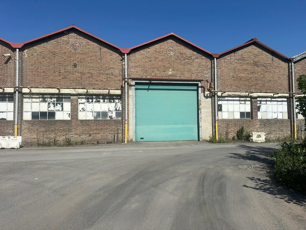 logistics - Light Industrial Premises / Offices For Sale - gallery - 2