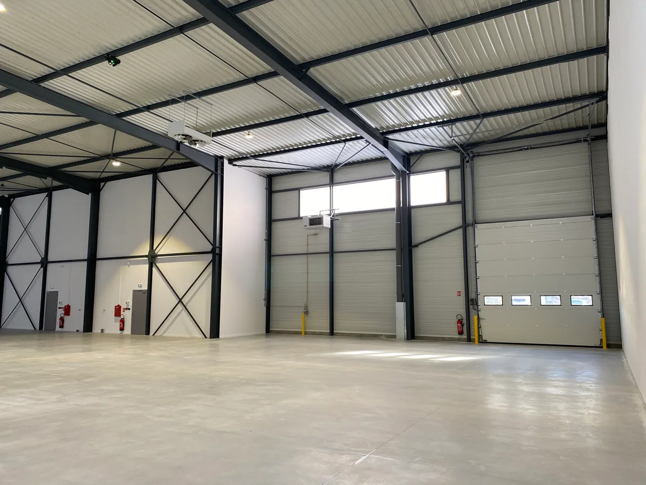 logistics - Light Industrial Premises / Offices For Rent - gallery - 10