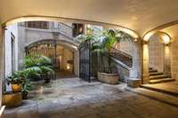 living - Piso de 343m² en venta en Gótico, Barcelona - gallery thumbnail - 2