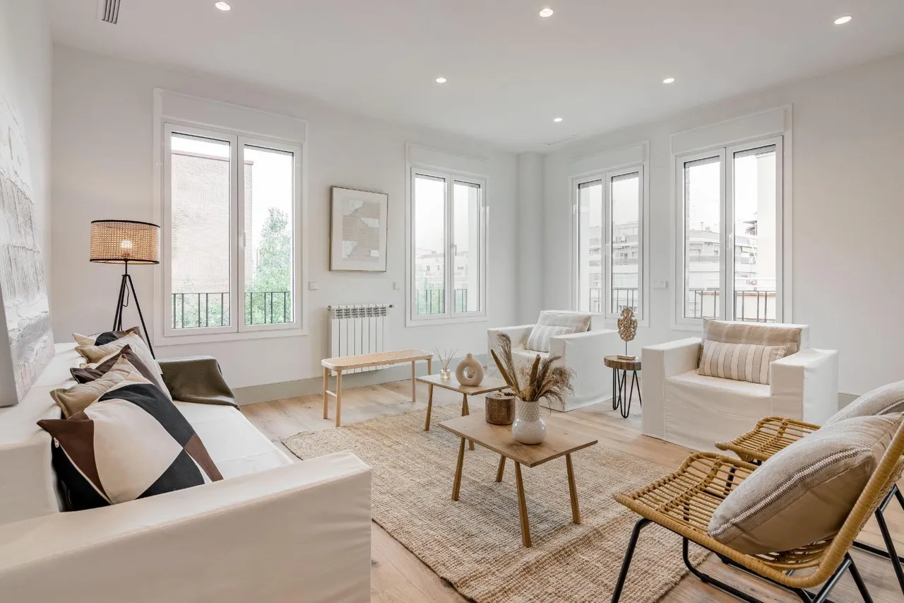 living - 171m² apartment for sale in Gaztambide, Madrid - gallery - 2