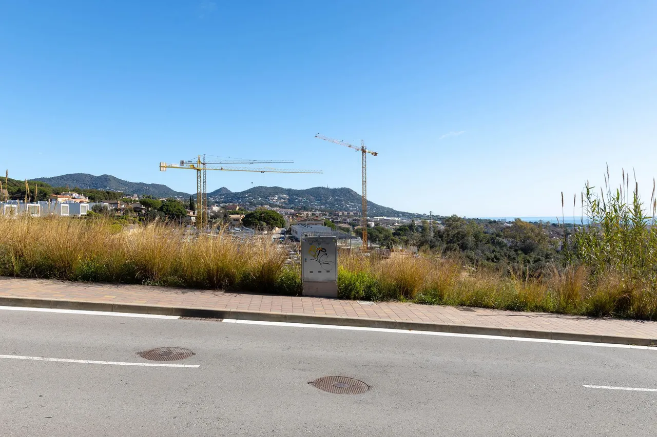 living - 1,232m² plot for sale in Premià de Dalt, Barcelona - gallery - 7