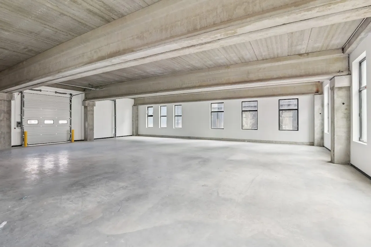 logistics - Light Industrial Premises / Offices For Rent - gallery - 4