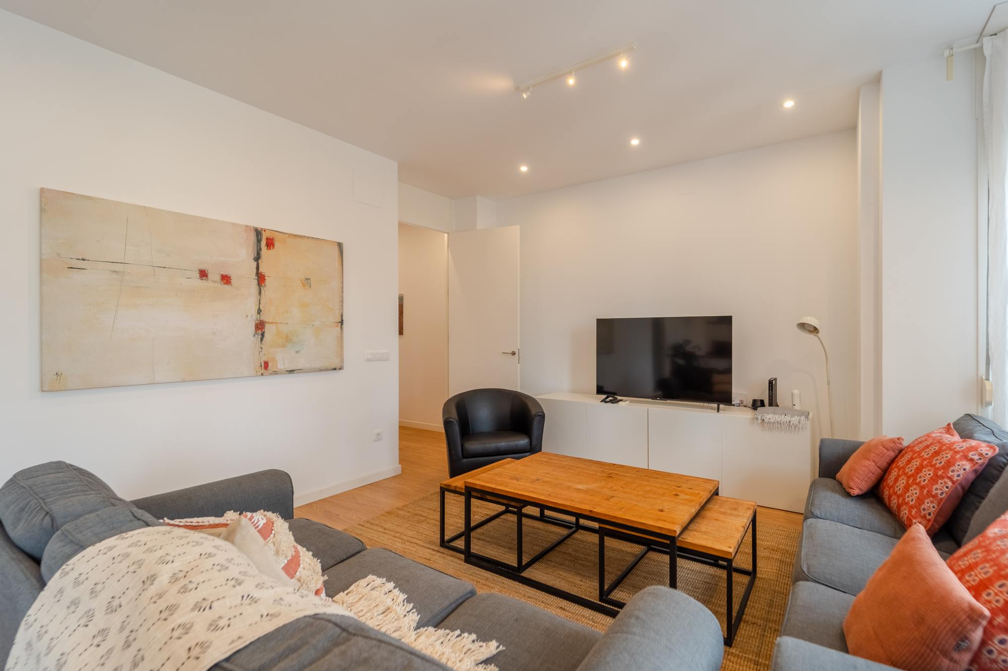 living - 117m² apartment for rent in Extramurs, Valencia - gallery thumbnail - 9