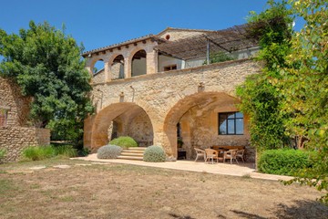 living - 1,196m² country house for sale in Pla de l'Estany, Girona - featured