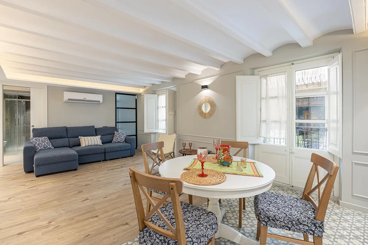 living - 70m² apartment for sale in Gótico, Barcelona - gallery - 2