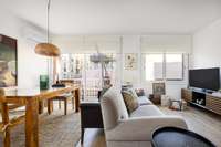 living - 66m² apartment for sale in Eixample Right, Barcelona - gallery thumbnail - 2