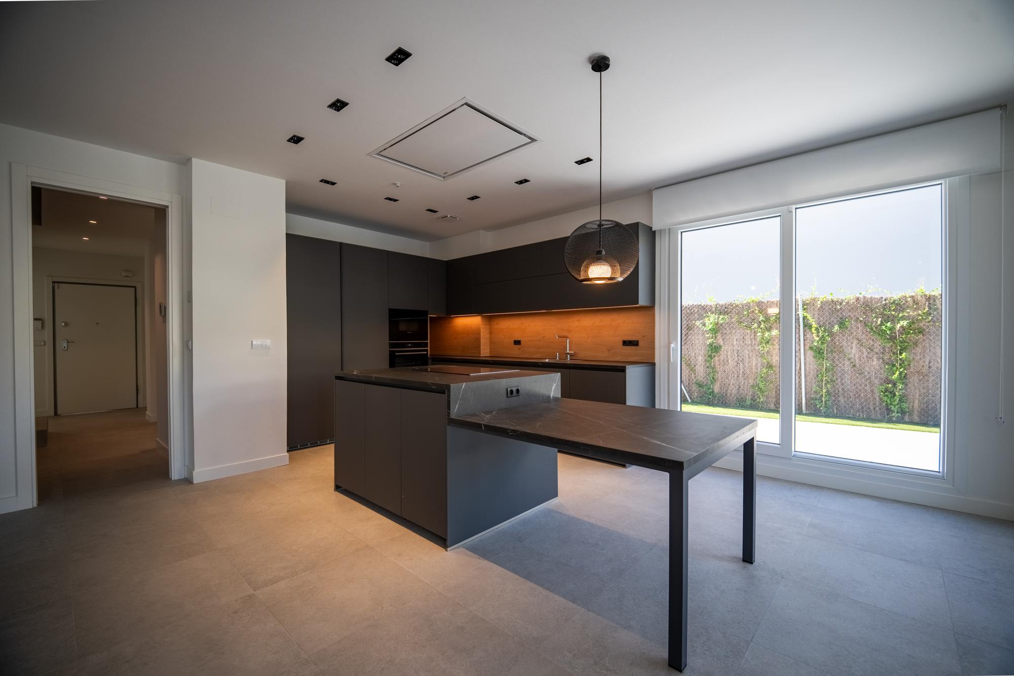 living - 320m² house / villa with 47m² terrace for rent in Fuente de Fresno - gallery thumbnail - 9