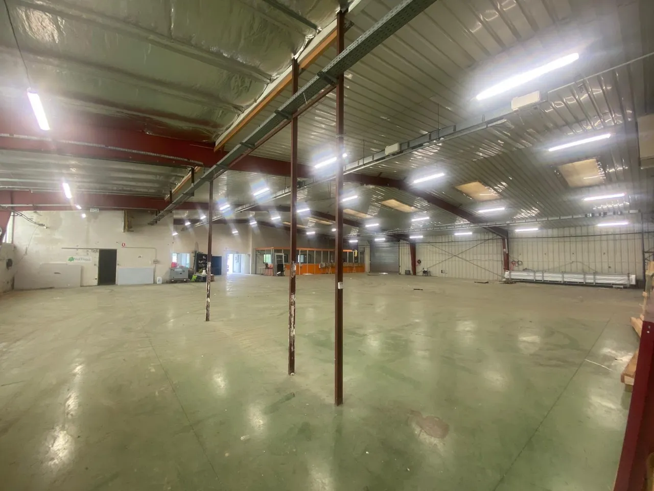 logistics - Activités / Bureaux À Louer - À Vendre - gallery - 10