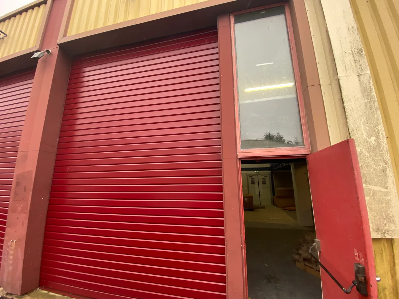 logistics - Light Industrial Premises / Offices For Rent - gallery - 3