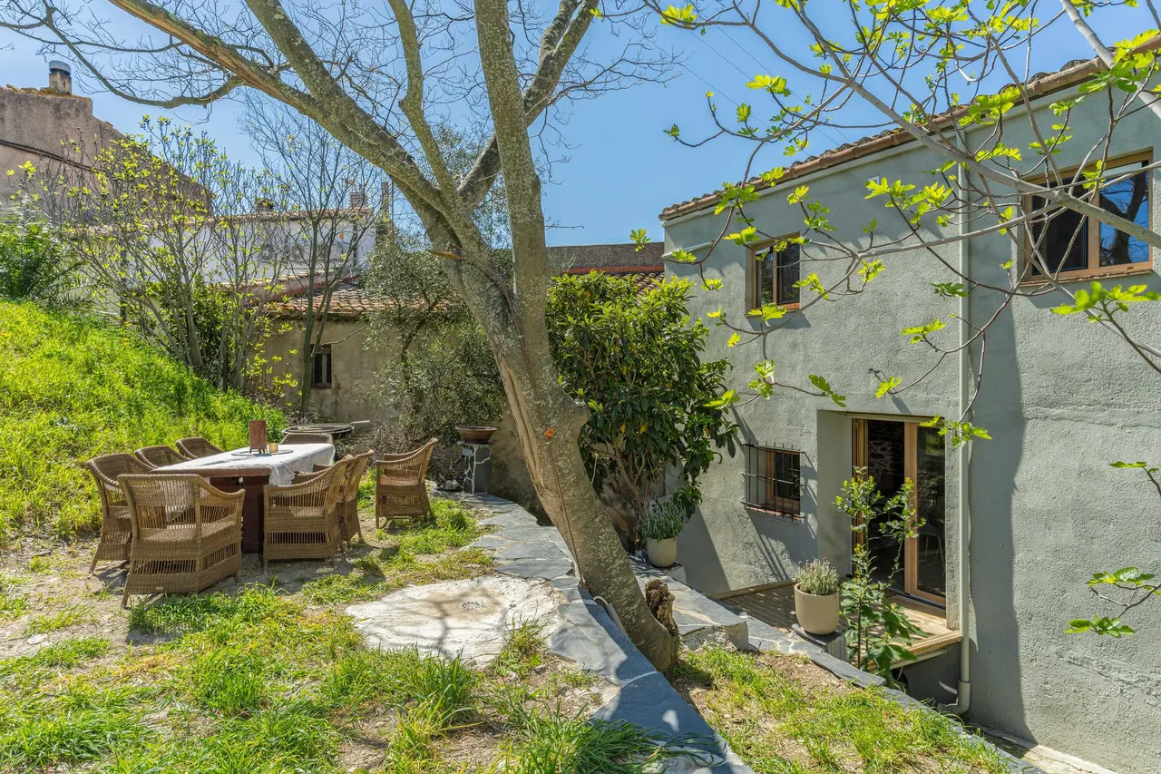 living - Casa rural de 268m² con 100m² de jardín en venta en Alt Empordà - gallery - 3