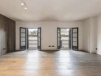 living - 90m² apartment for sale in El Born, Barcelona - gallery thumbnail - 7