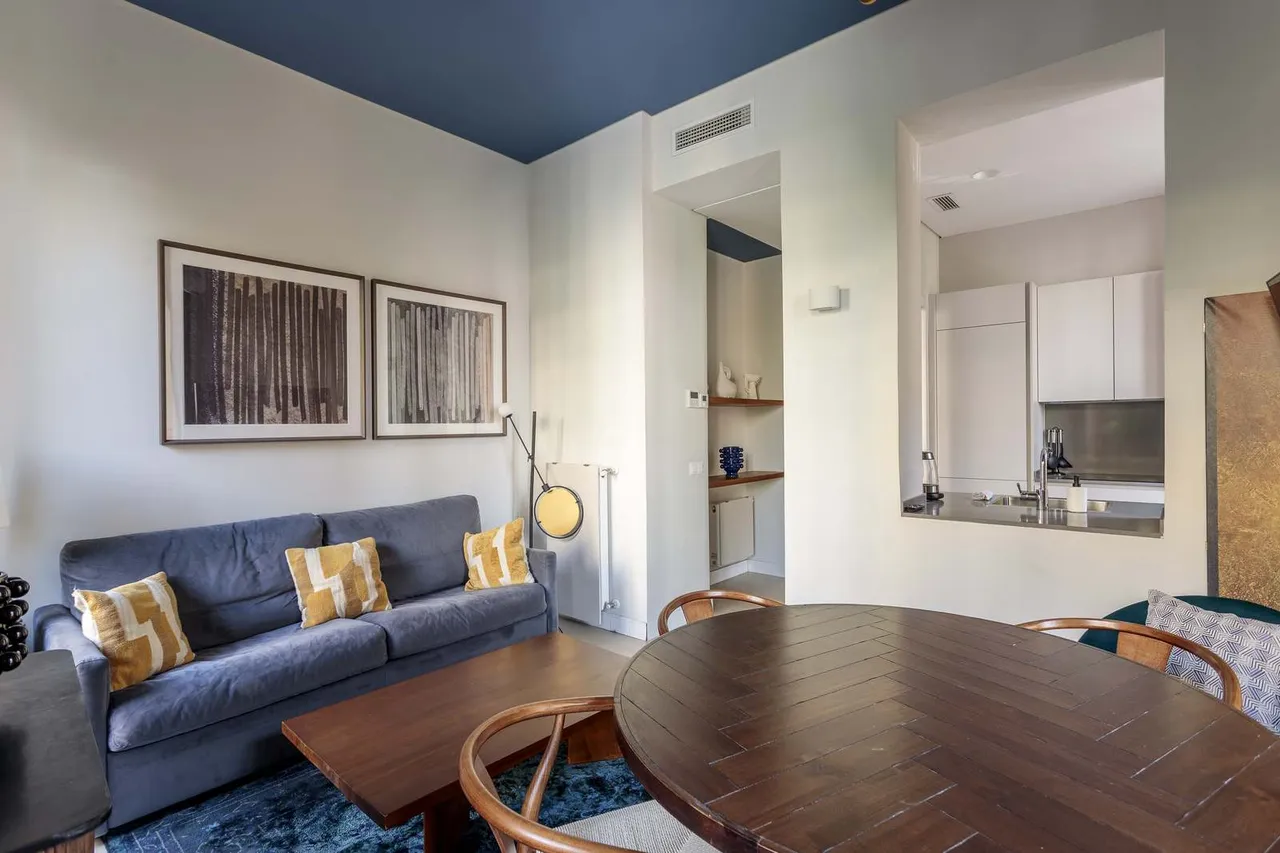 living - Piso de 85m² en alquiler en Malasaña, Madrid - gallery - 4