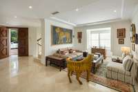 living - 373m² house / villa with 122m² terrace for sale in Quinta - gallery thumbnail - 7