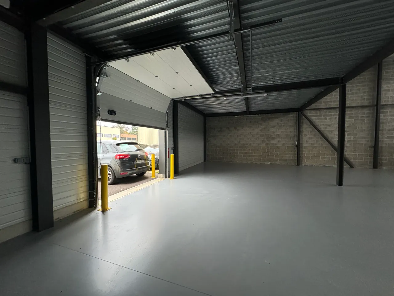 logistics - Light Industrial Premises / Offices For Rent - gallery - 3