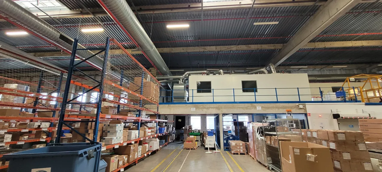 logistics - Logistics Warehouse For Rent - gallery - 3