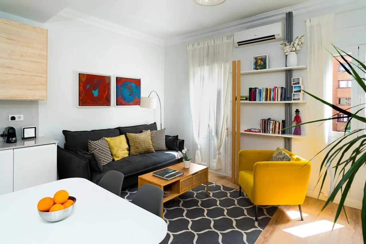 living - 80m² apartment for rent in Retiro, Madrid - gallery - 3