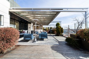 living - 940m² penthouse with 300m² terrace for sale in Almagro - featured