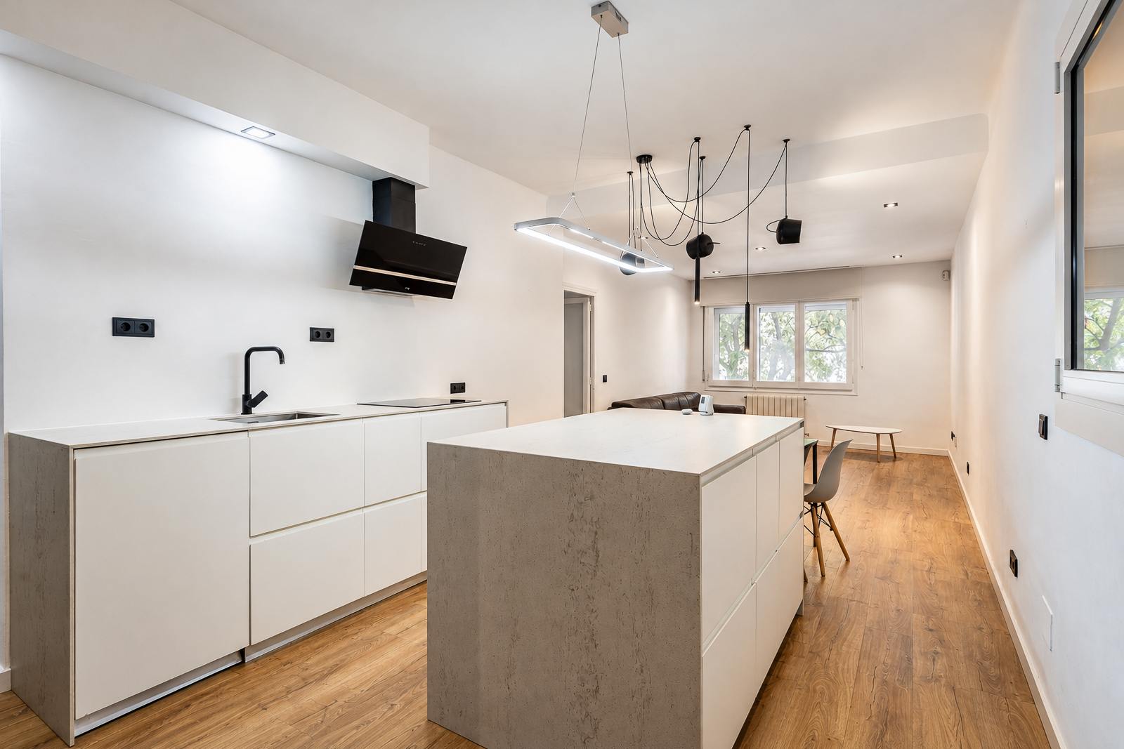 living - Piso de 123m² con 9m² terraza en venta en Eixample Derecho - gallery thumbnail - 8