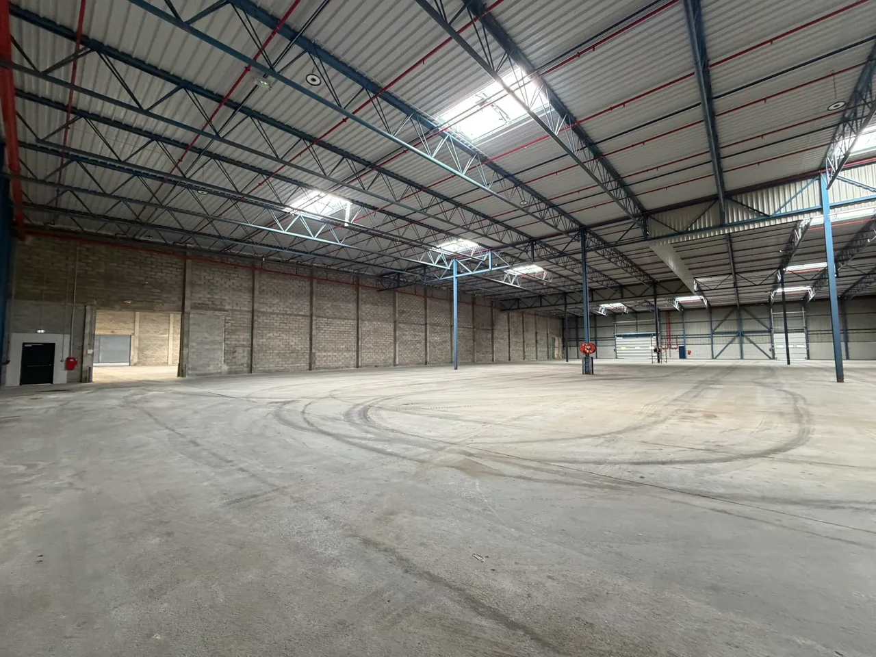 logistics - Logistics Warehouse For Rent - gallery - 5