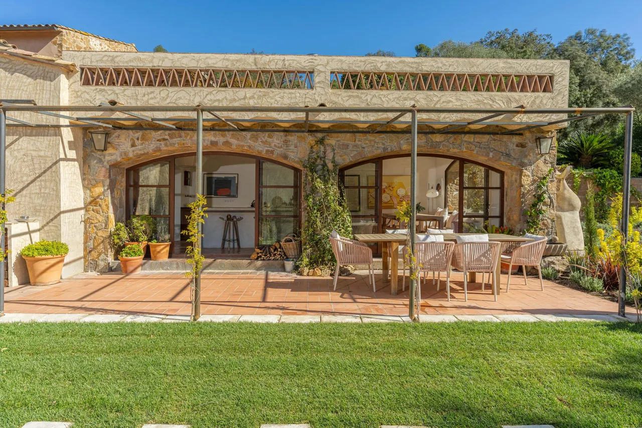living - Casa rural de 642m² en venta en Baix Empordà, Girona - gallery - 6
