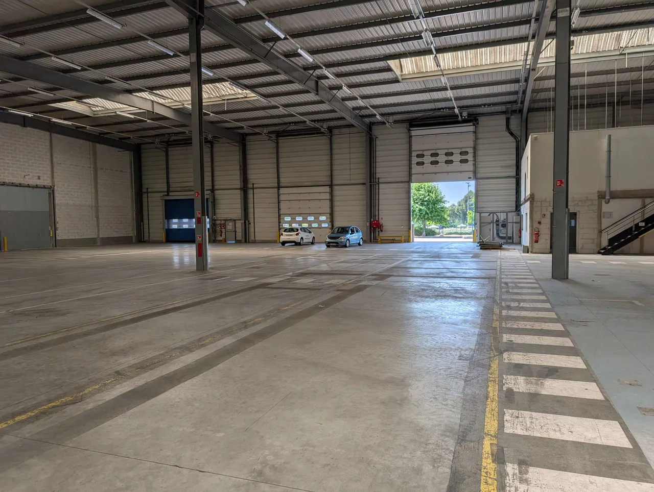 logistics - Warehouse / Offices For Rent - gallery - 9