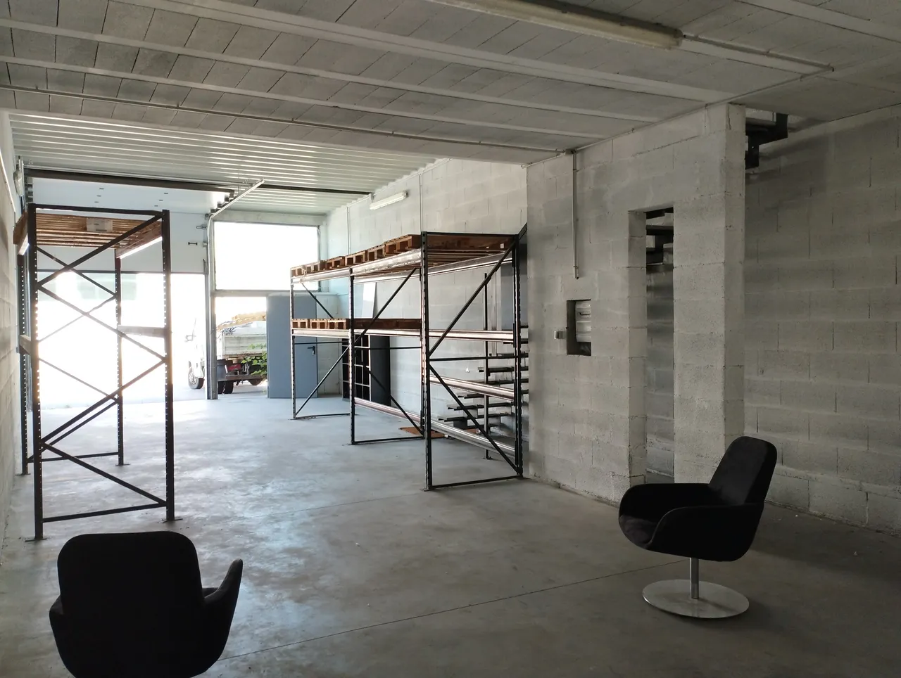 logistics - Activités / Bureaux À Louer - gallery - 2