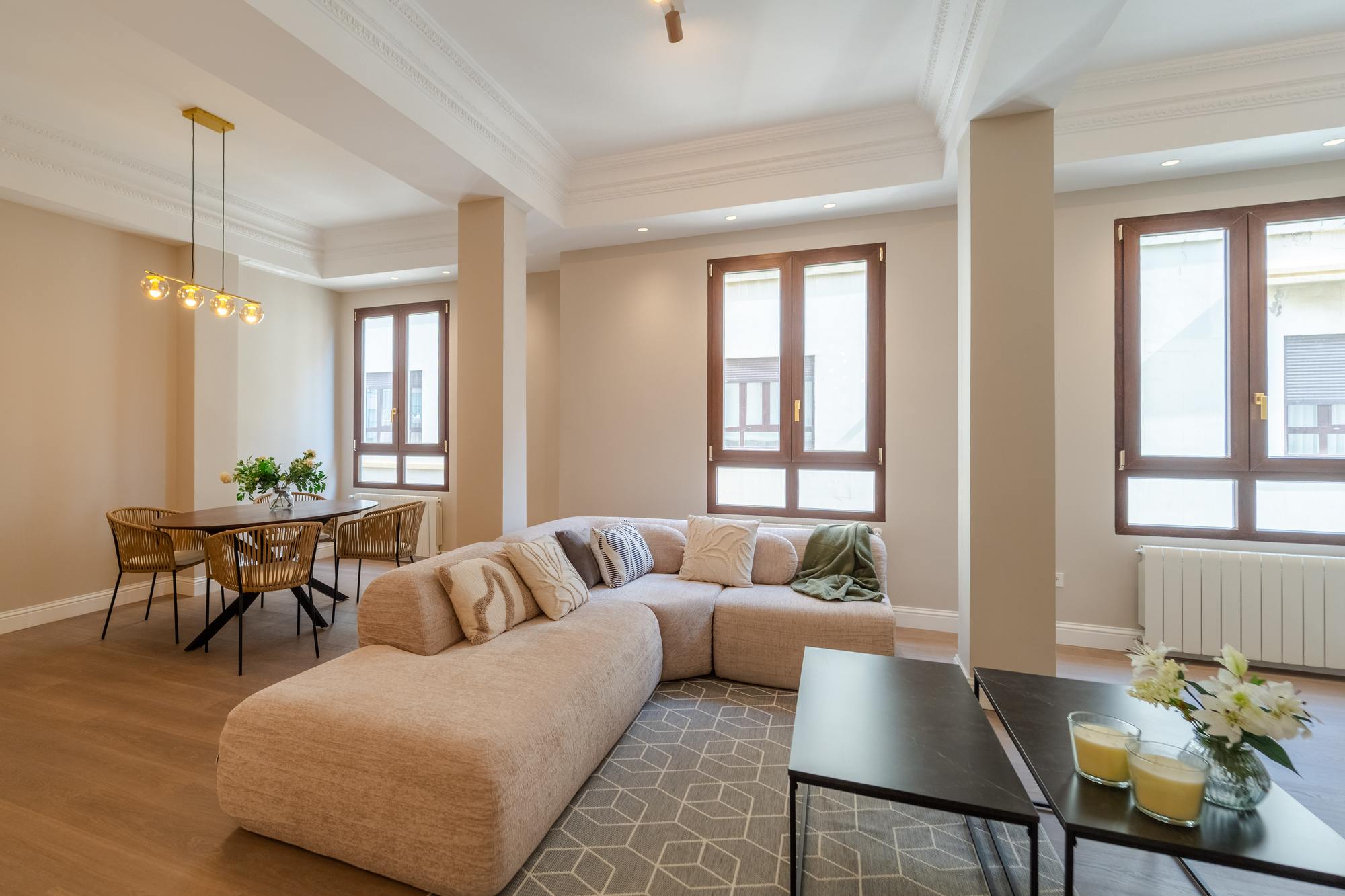 living - 153m² apartment for sale in Sant Francesc, Valencia - gallery thumbnail - 1