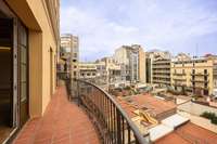 living - Ático de 190m² con 60m² terraza en venta en Eixample Derecho - gallery thumbnail - 7
