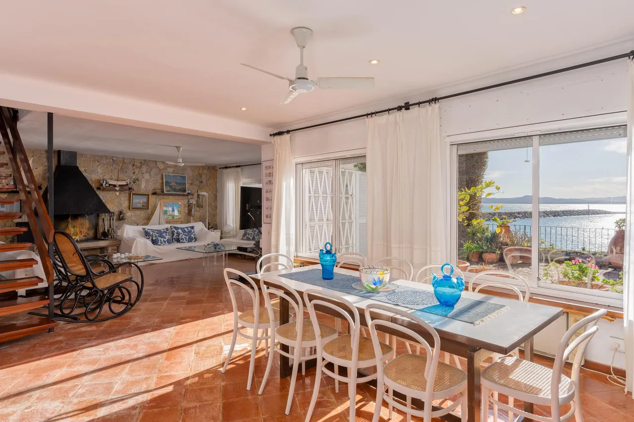 living - 284m² house / villa for sale in L'Estartit, Costa Brava - gallery - 9