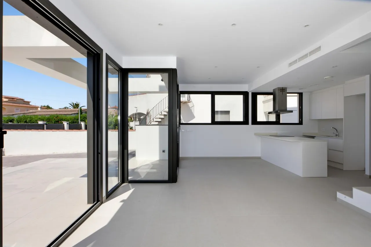living - Casa / villa de 161m² en venta en Empuriabrava, Costa Brava - gallery - 4