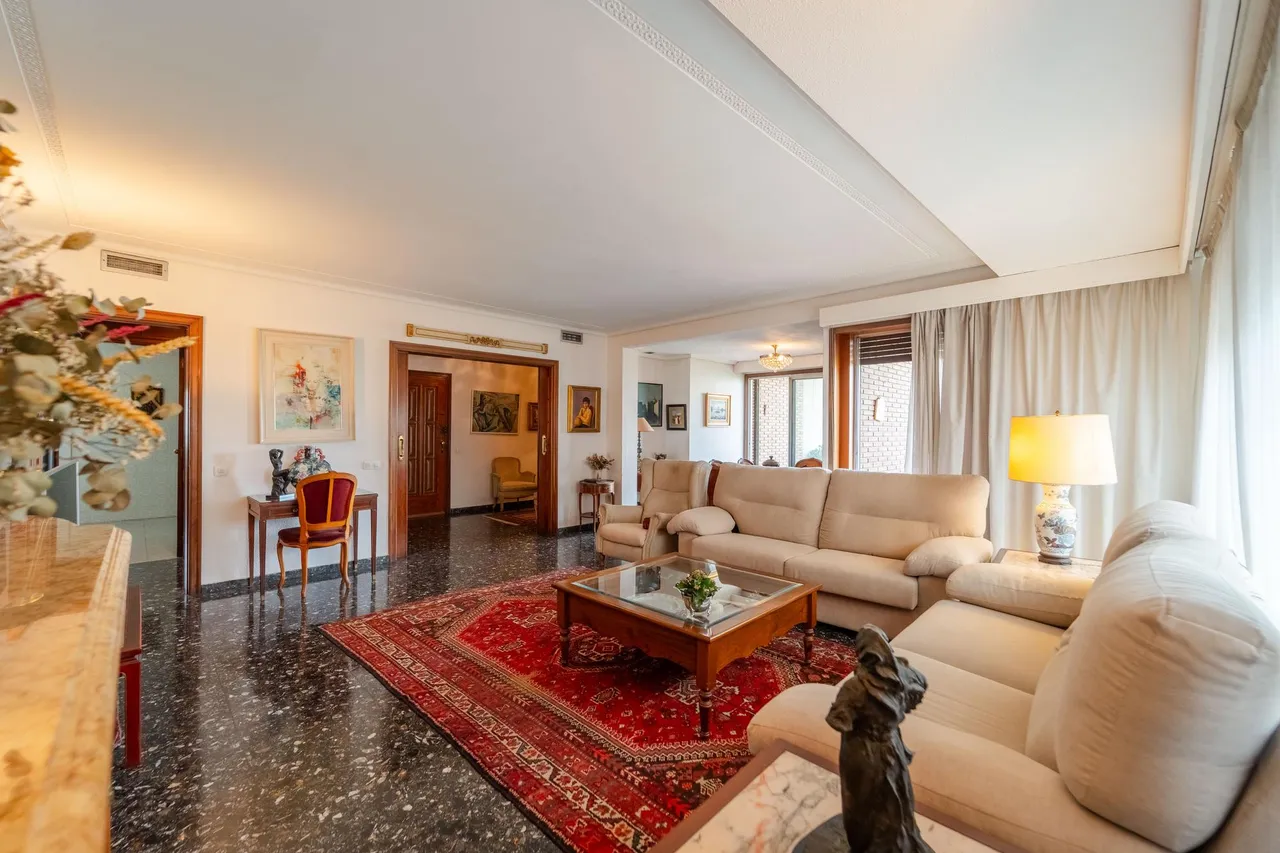 living - Piso de 168m² con 9m² terraza en venta en Gran Vía - gallery - 6