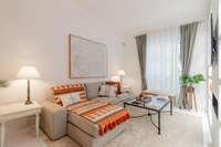 living - 104m² apartment for rent in Trafalgar, Madrid - gallery thumbnail - 3