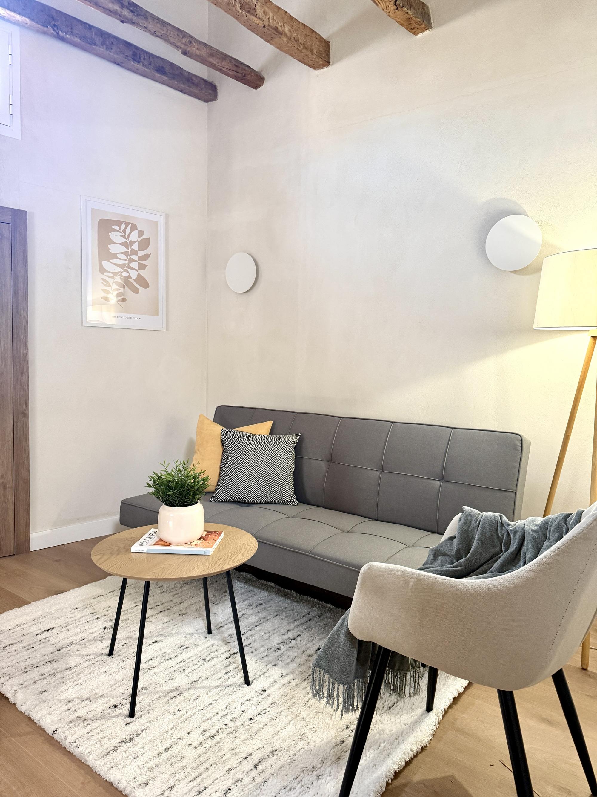 living - Piso de 64m² en venta en Cortes / Huertas, Madrid - gallery thumbnail - 4