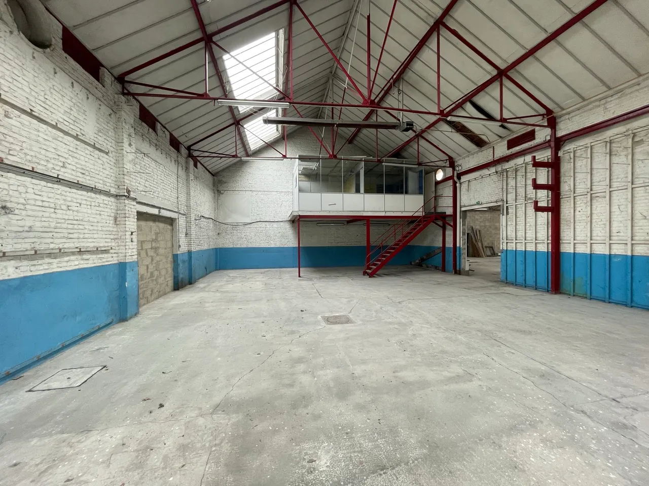 logistics - Local d’activités À Louer - gallery - 6