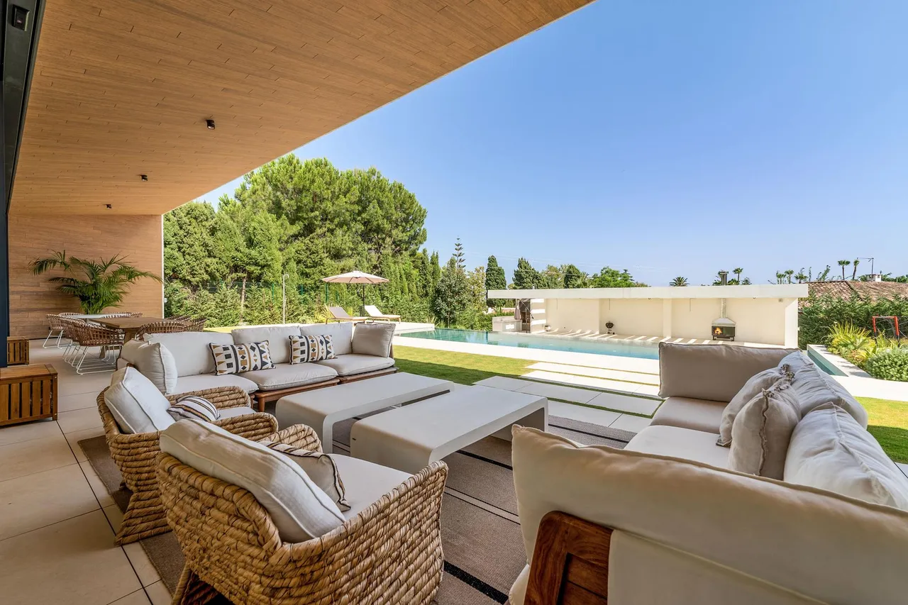 living - 1,057m² house / villa with 800m² garden for sale in Guadalmina - gallery - 3
