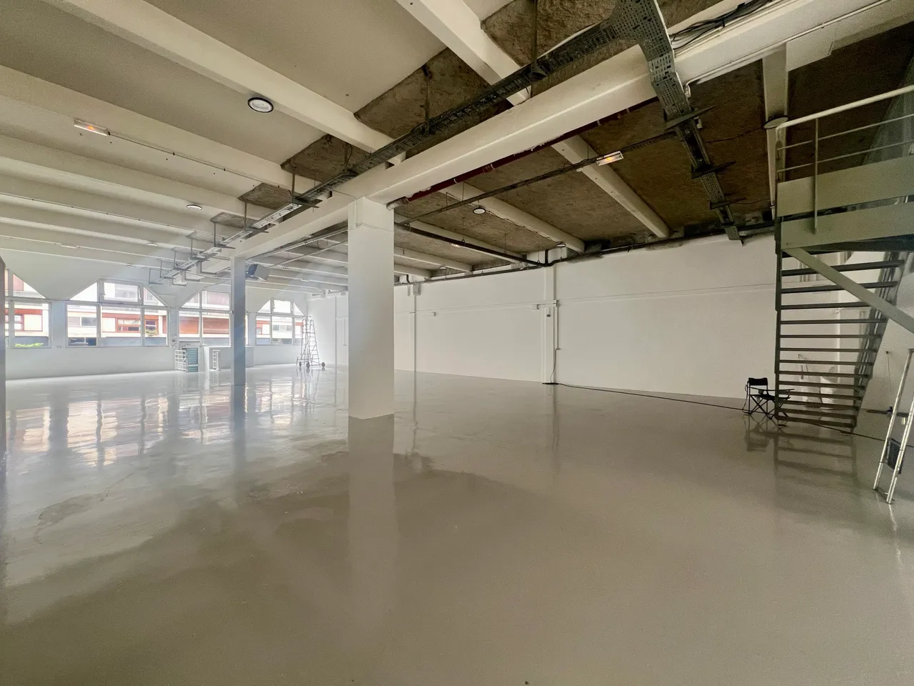 logistics - Entrepôt / Bureaux À Louer - gallery - 2