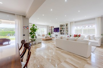 living - 533m² house / villa for sale in Teià, Barcelona - featured