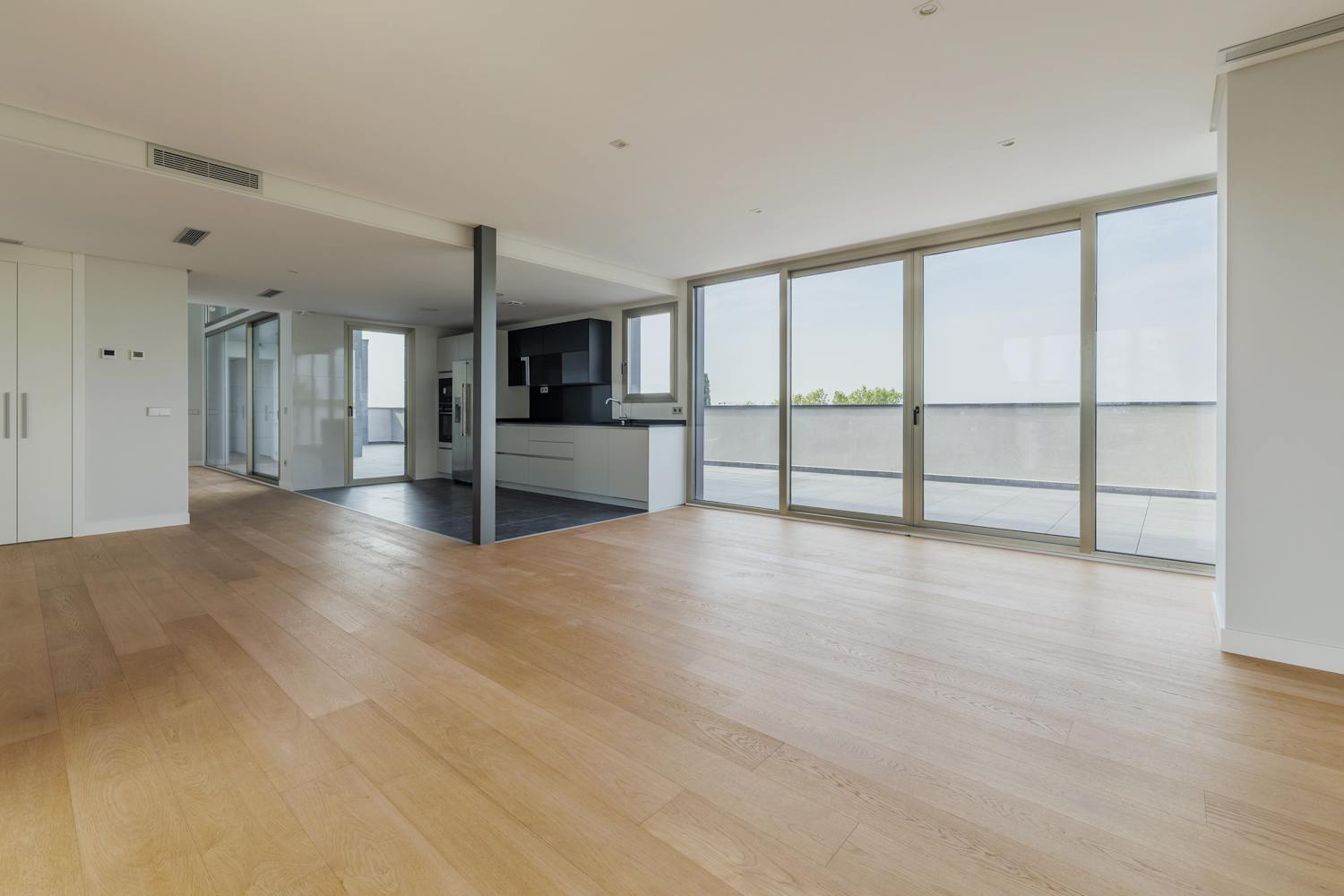living - 186m² penthouse with 150m² terrace for sale in Majadahonda - gallery thumbnail - 2