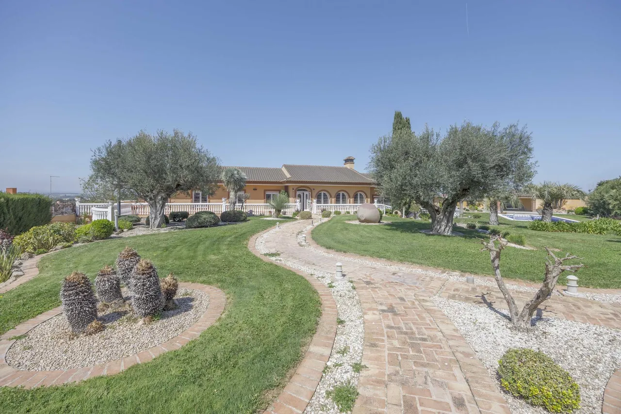 living - 699m² masia with 2,000m² garden for sale in Valencia Region - gallery - 5